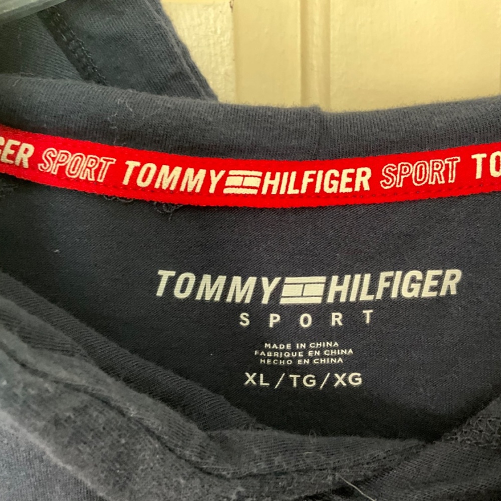 Tommy Hifiger XL long sleeve activewear red white and blue hooded top - Picture 4 of 5